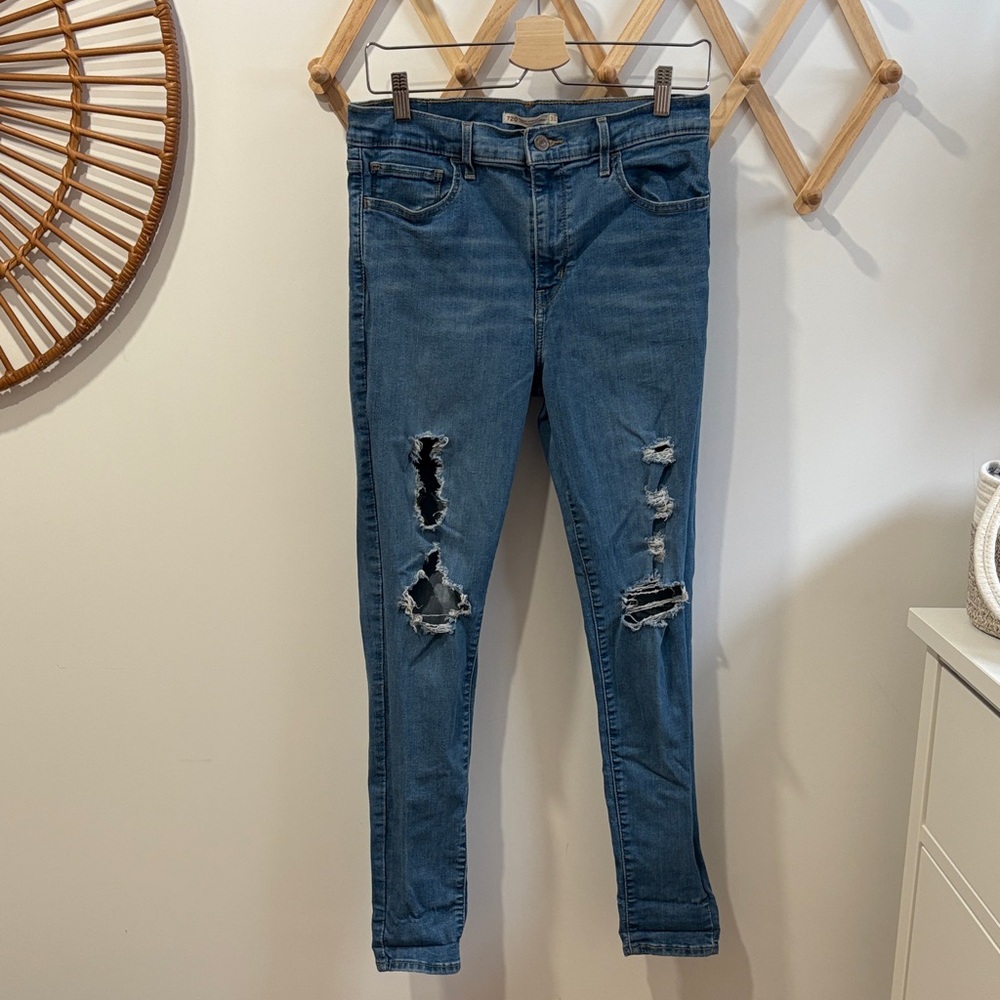 Levis womens skinny jeans 31